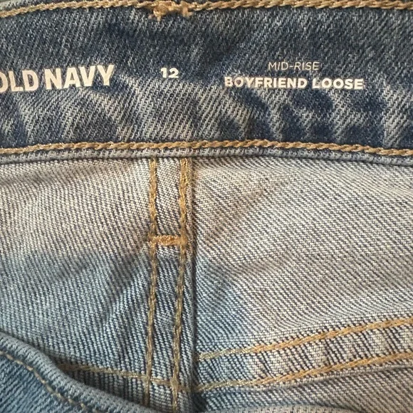 Old Navy boyfriend loose jeans. - Picture 2 of 2